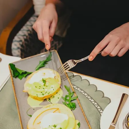 Отель Epicure *