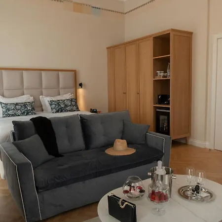 Hotel Epicure *
